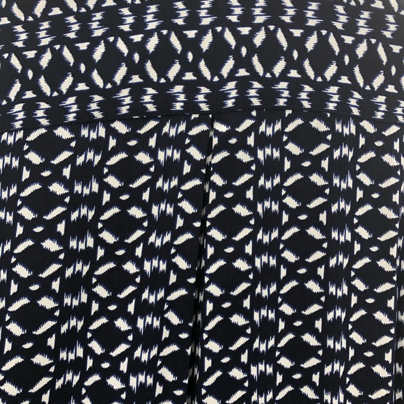 Elliott Lauren Ikat Print Blouse Navy & White Sz 6 - Picture 9 of 13